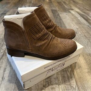Blowfish Venom-C cutout ankle mini-boot